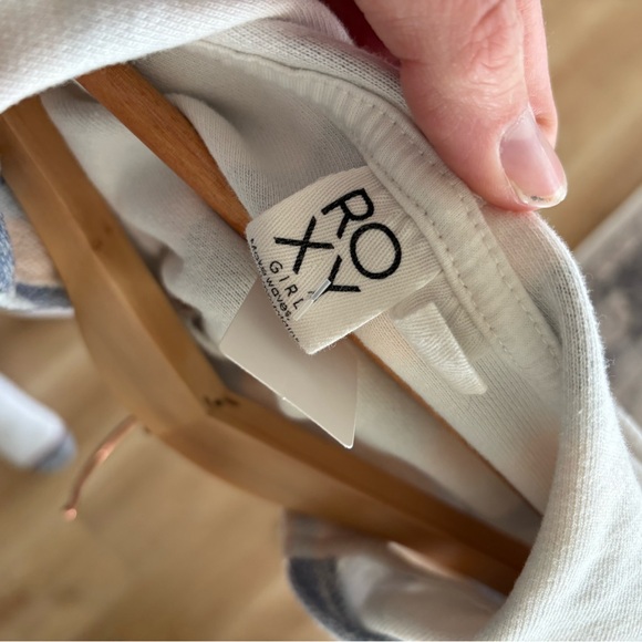 Roxy Striped Hooded Poncho towel 6/7 - Picture 6 of 7